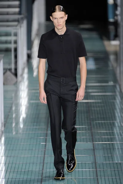 Look 7